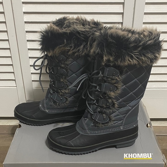 Khombu Caroline Women's Black and Gray Winter Boots - Picture 3 of 8